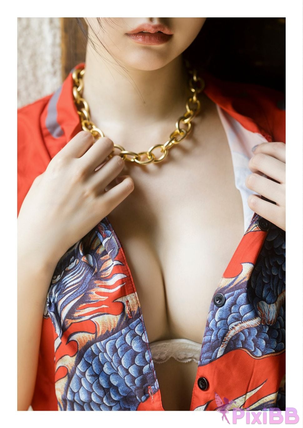 Japanese Idol Moka Hashimoto Moeka Digital only YJ PHOTO BOOK Tomoka SideA looks like hes flirting PixiBB (16)